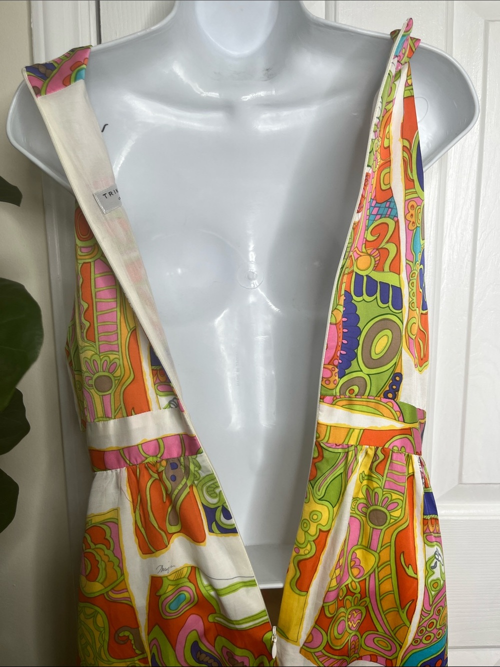 Trina Turk Silk Dress Halter Neck Psychedelic Mod Floral Size 8 - Picture 4 of 11